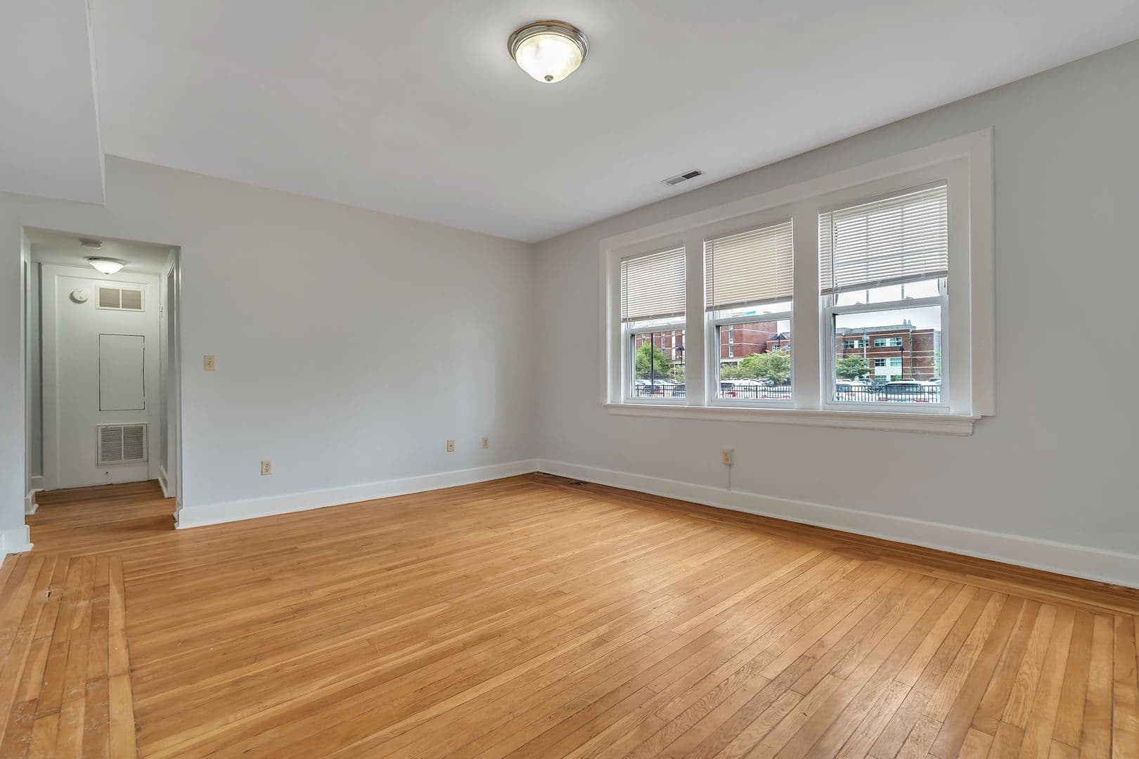 New Haven Apartment: 17 Howe Street