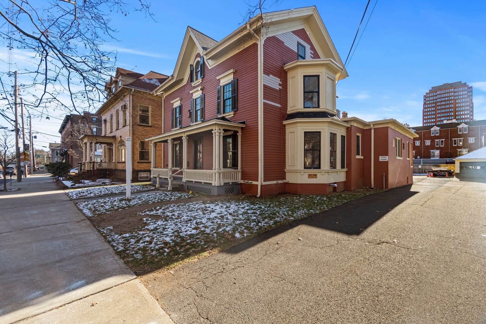 New Haven Apartment: 54 Trumbull Street