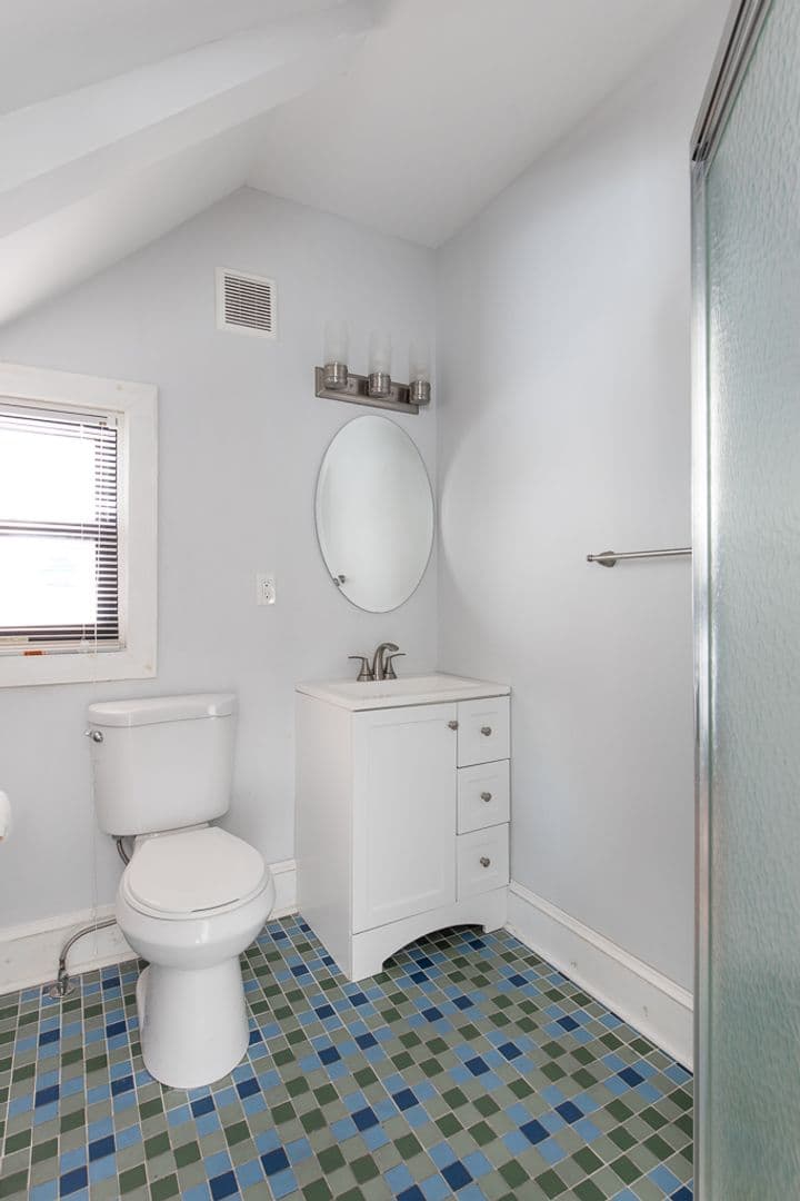 New Haven Apartment: 1371 Chapel Street