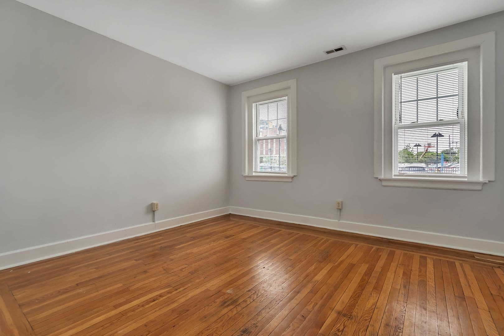 New Haven Apartment: 17 Howe Street