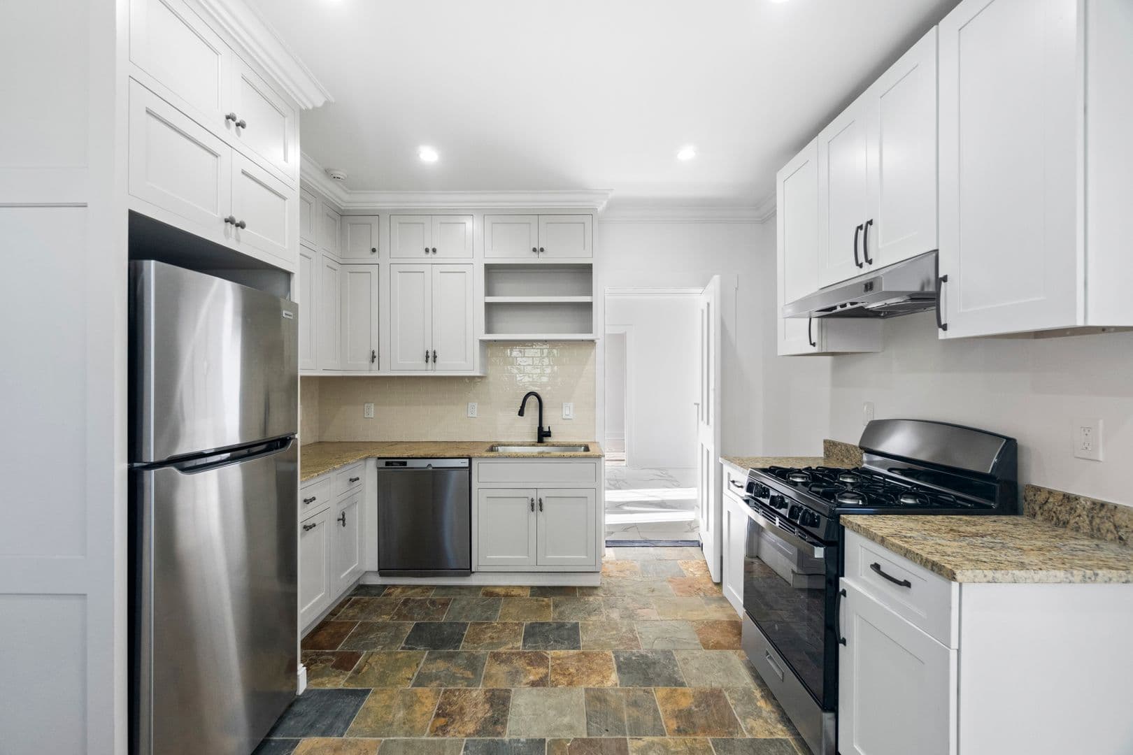 New Haven Apartment: 54 Trumbull Street