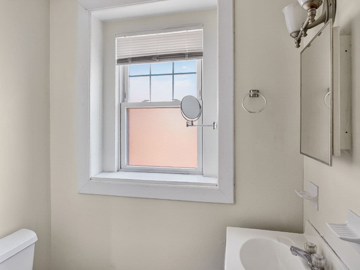 New Haven Apartment: 17 Howe Street