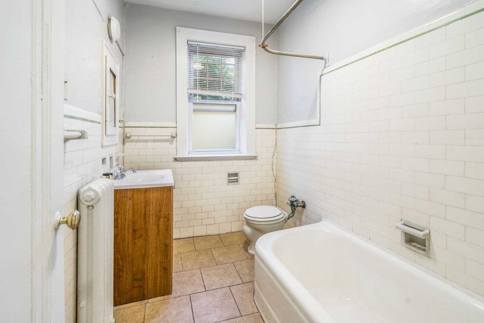 New Haven Apartment: 226 Ellsworth Avenue