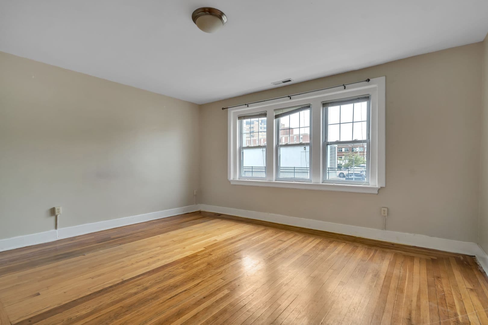 New Haven Apartment: 17 Howe Street