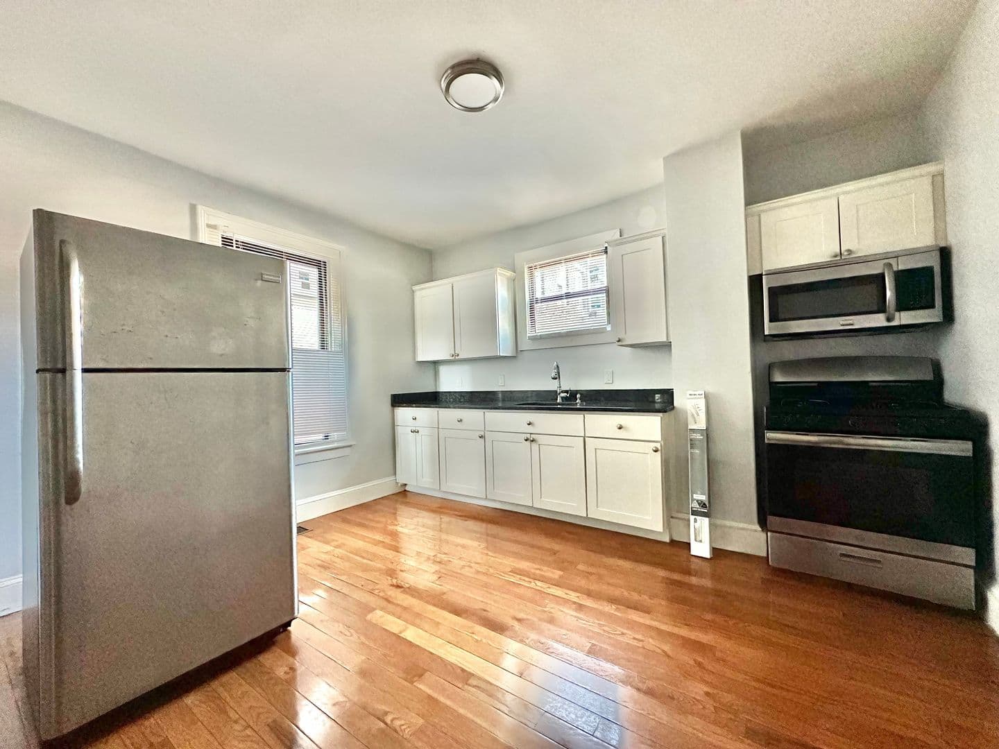 New Haven Apartment: 1371 Chapel Street