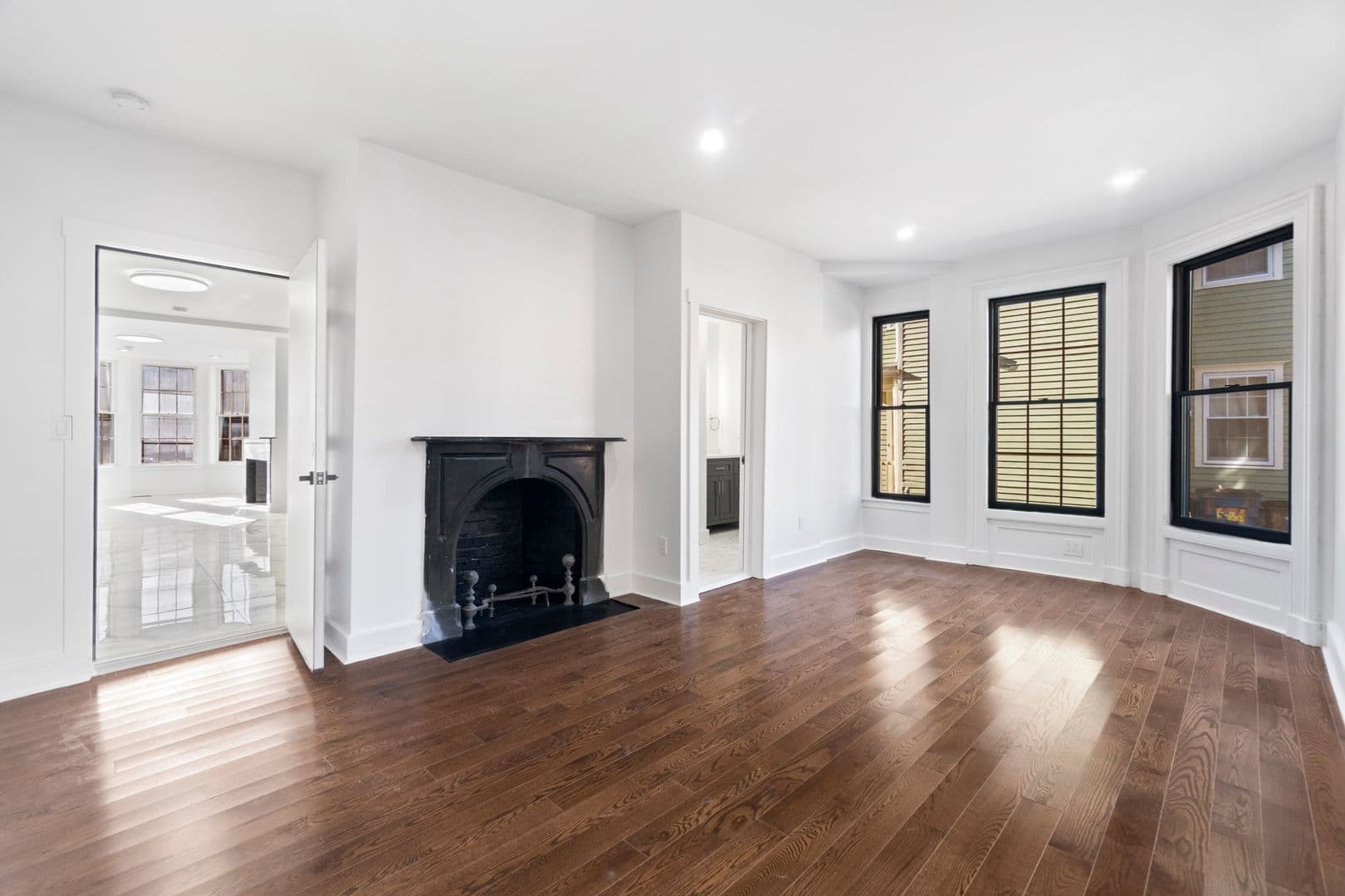 New Haven Apartment: 54 Trumbull Street
