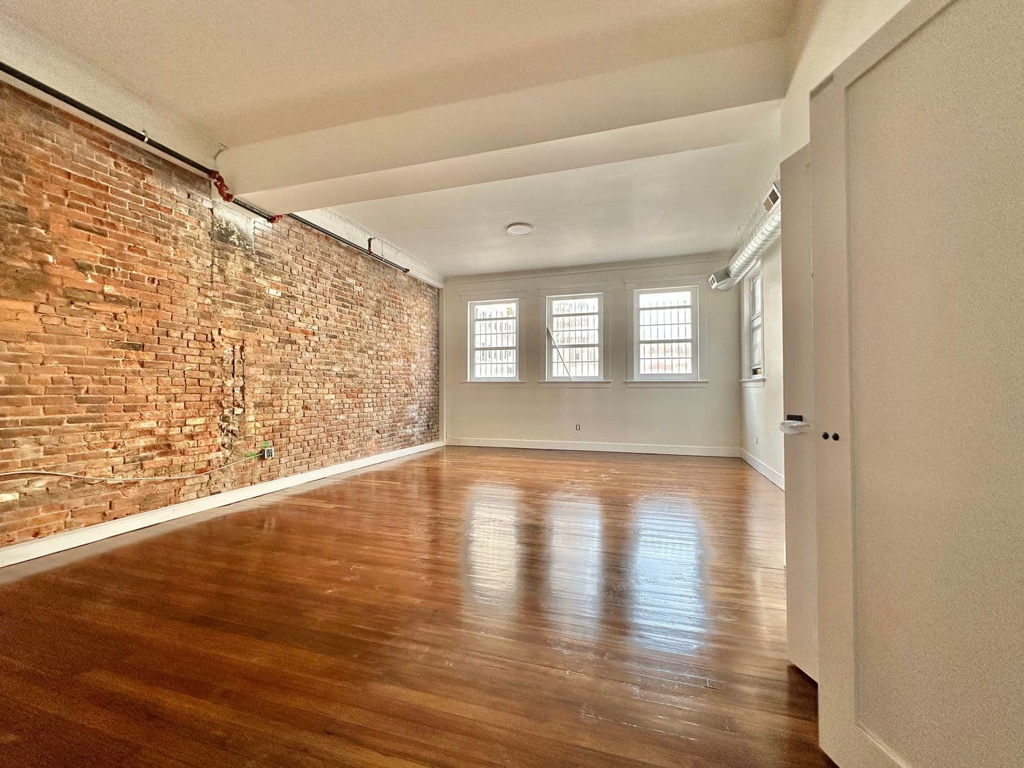 New Haven Apartment: 813 Chapel Street