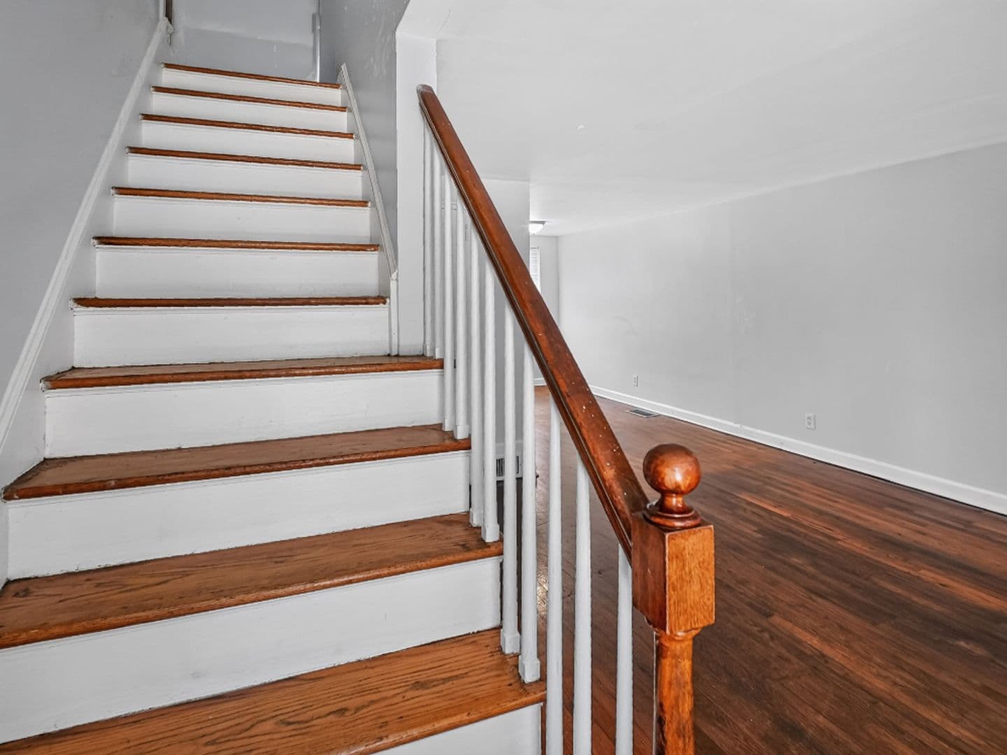 New Haven Townhome: 1 Colby Court