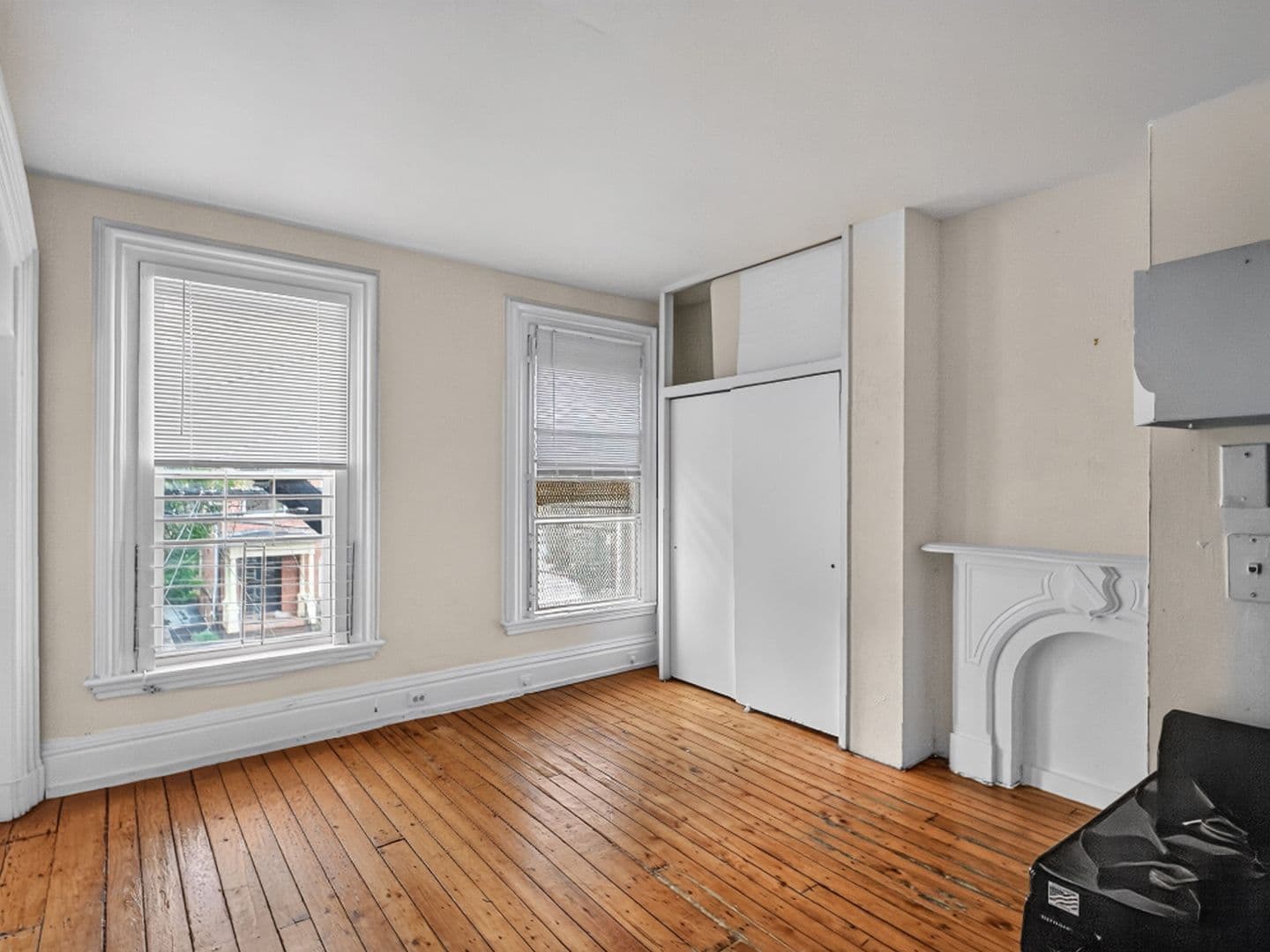 New Haven Apartment: 42 Trumbull Street