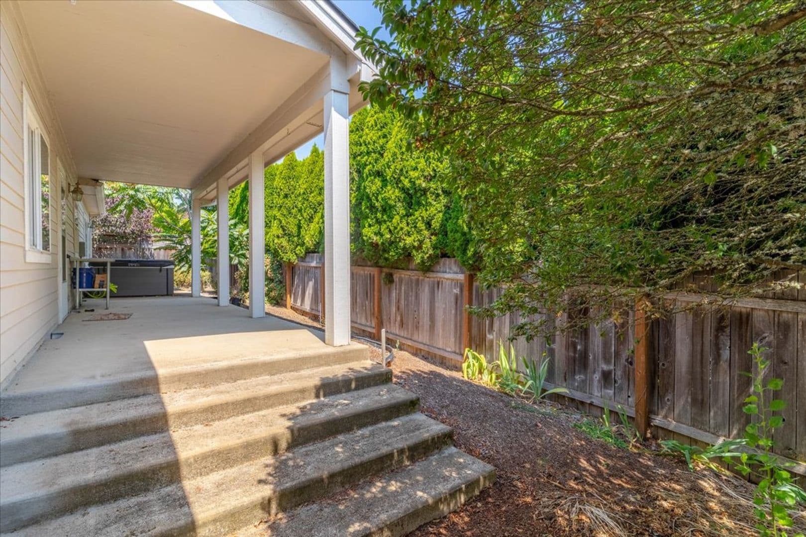 Salem House: 2765 Fort Hill Rd NW