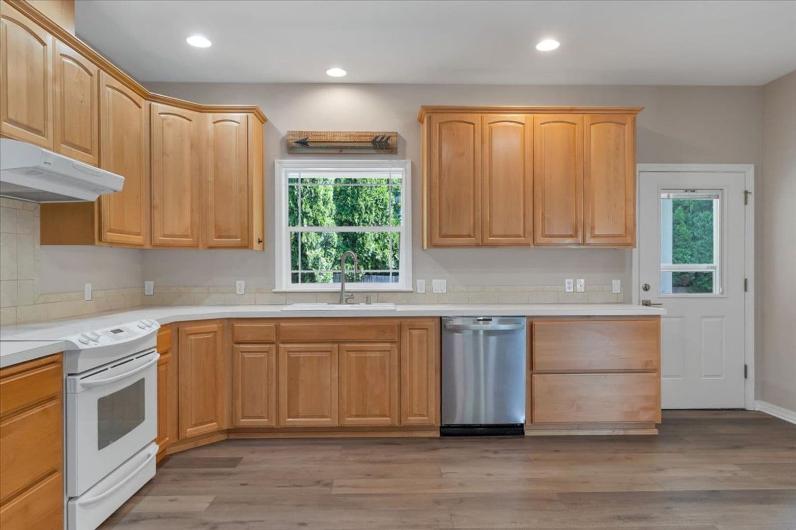 Salem House: 2765 Fort Hill Rd NW