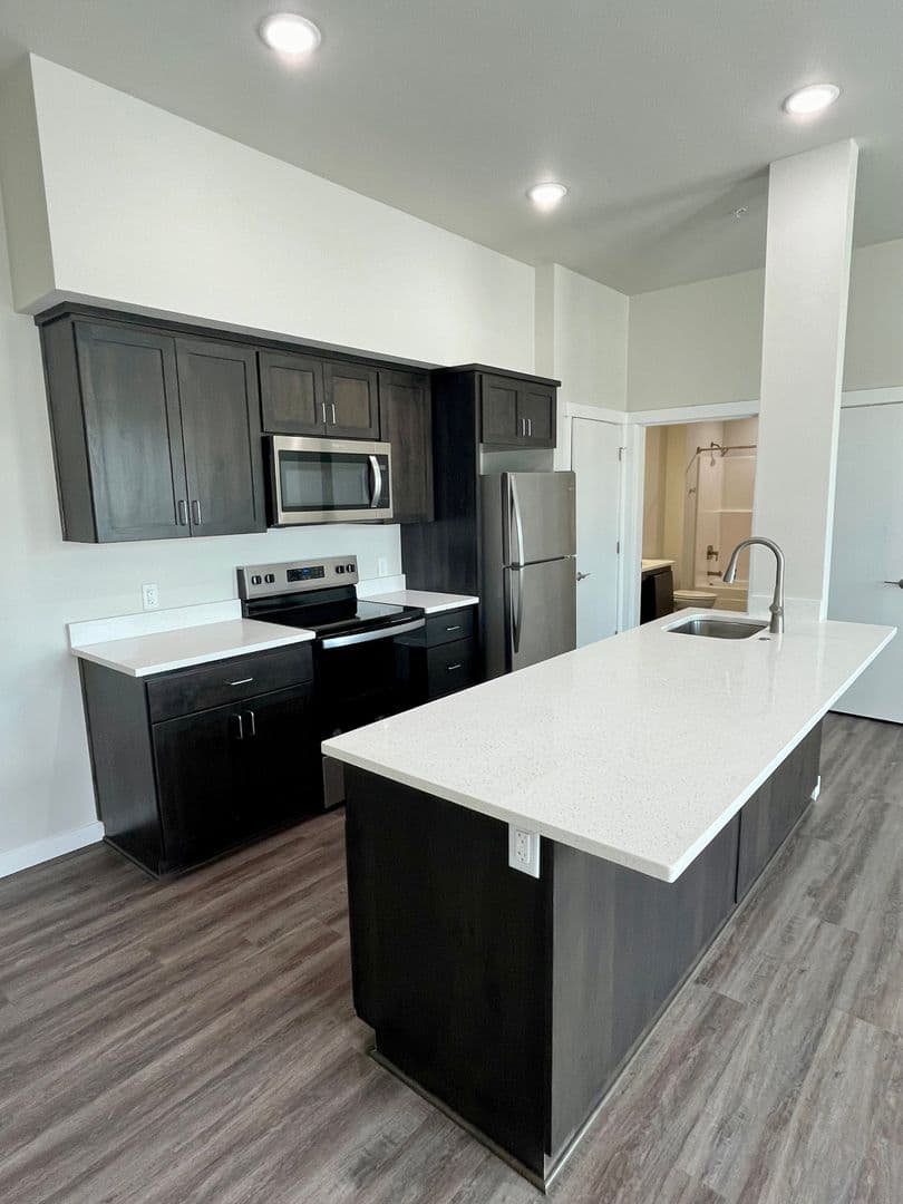 Salem Apartment: 122 Hrubetz Rd SE