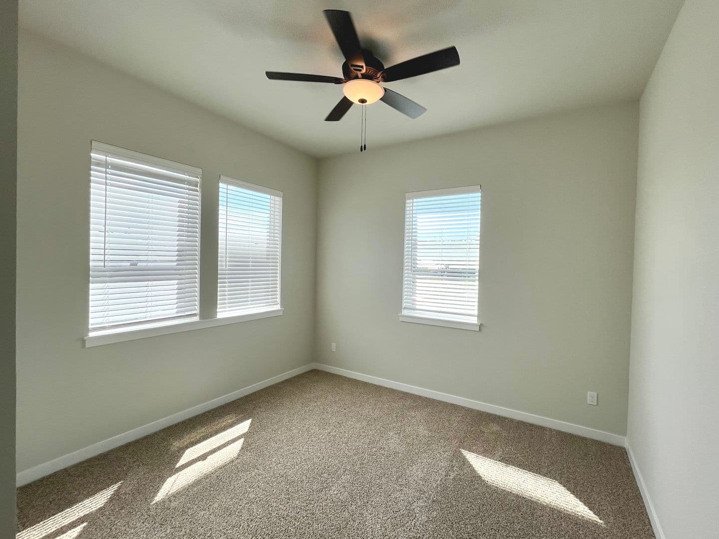 Salem Apartment: 122 Hrubetz Rd SE