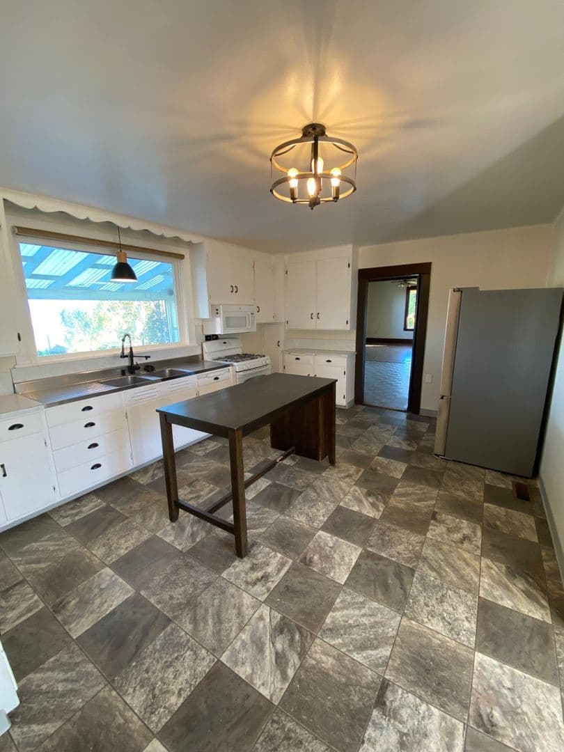 Mt. Angel House: 13573 E. Marquam Rd. NE