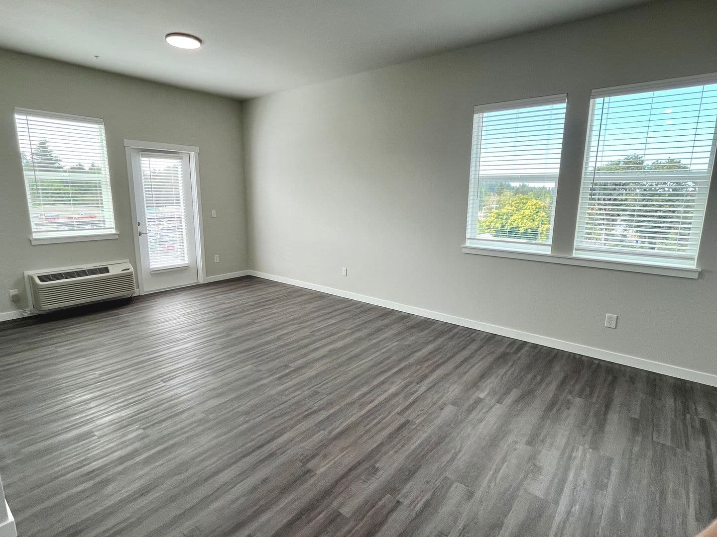 Salem Apartment: 122 Hrubetz Rd SE