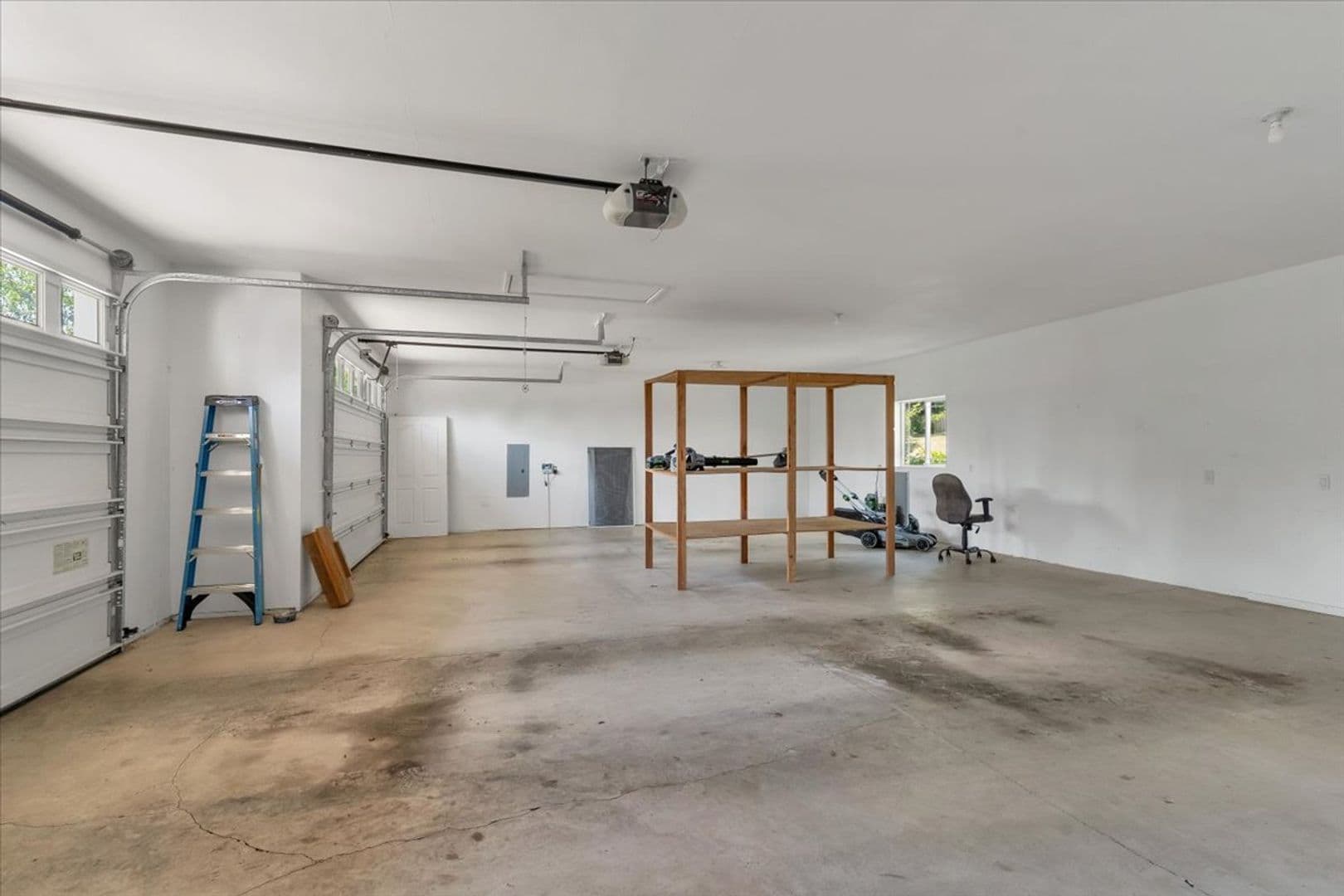 Salem House: 2765 Fort Hill Rd NW
