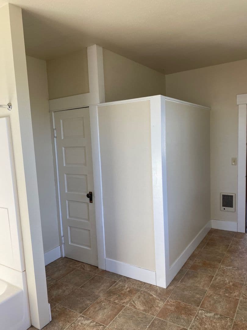 Mt. Angel House: 13573 E. Marquam Rd. NE