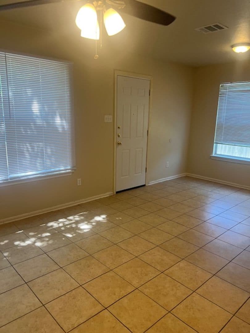 Round Rock Apartment: 1101 Christopher Avenue