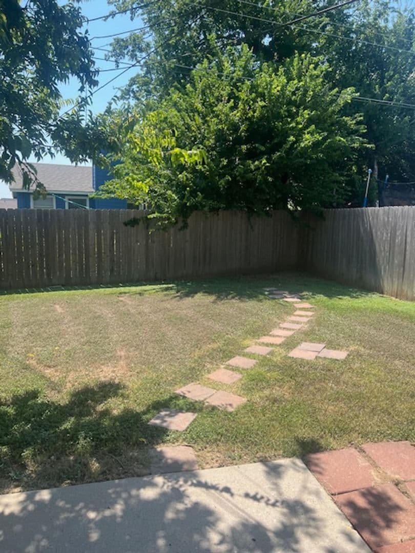 Round Rock Apartment: 1101 Christopher Avenue