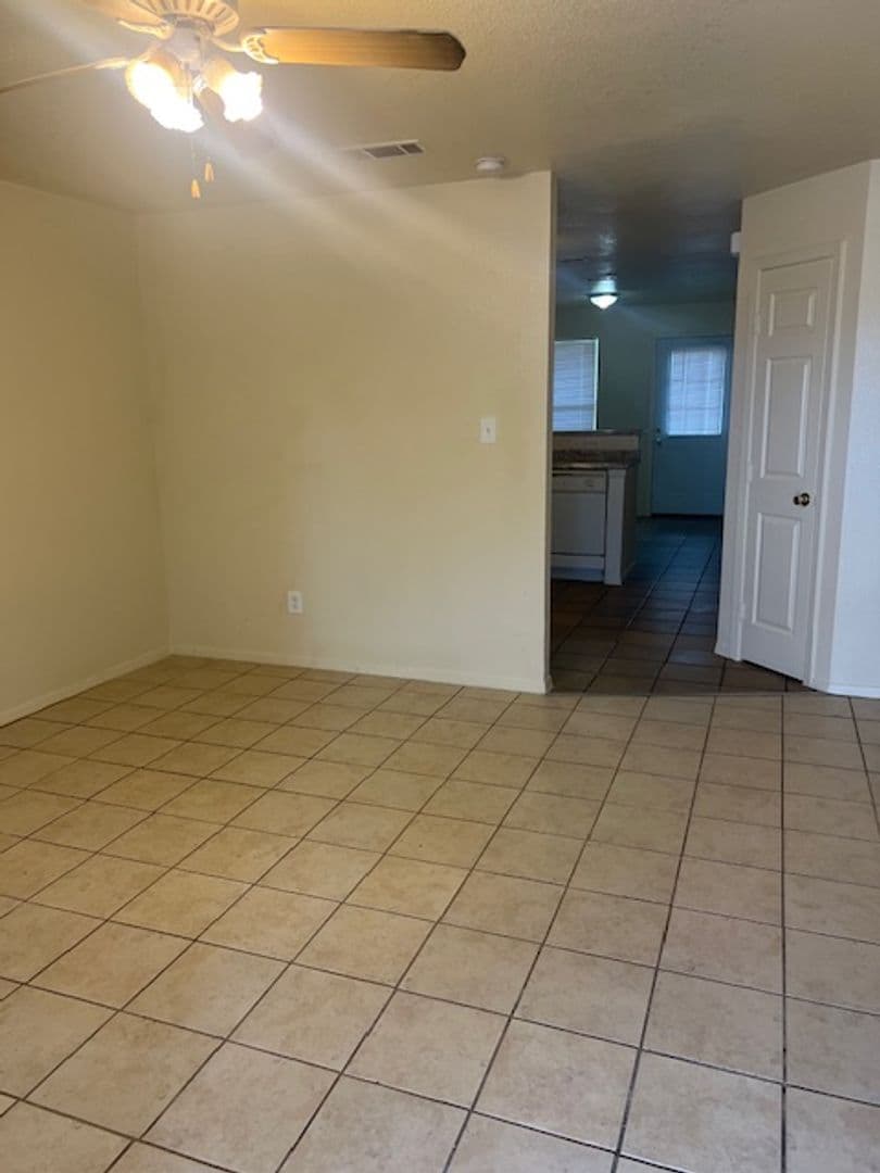 Georgetown Apartment: 2204 Katy Lane