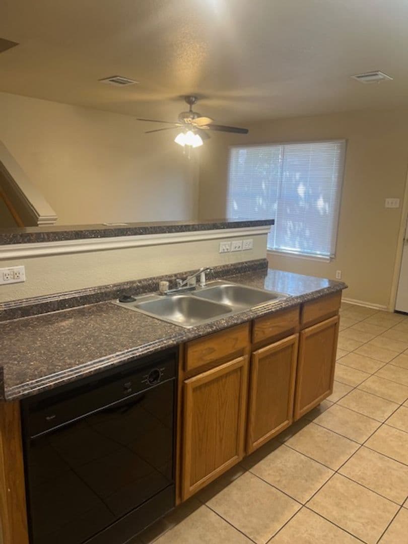 Round Rock Apartment: 1101 Christopher Avenue