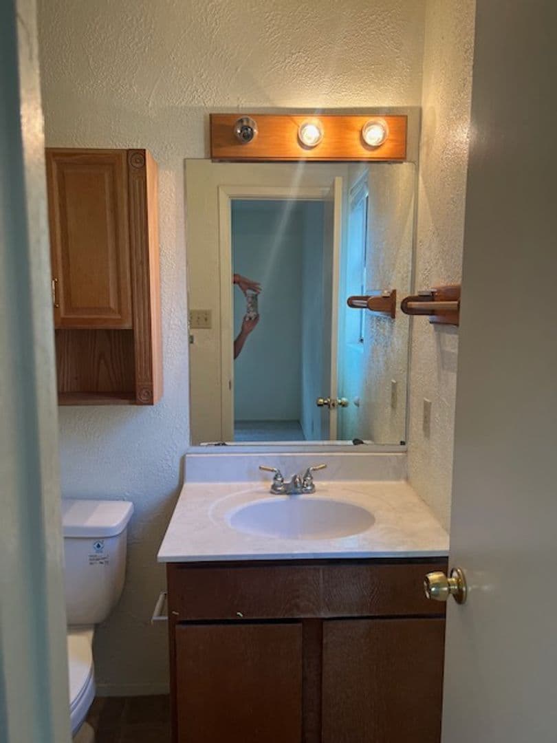 Georgetown Apartment: 112 Verna Spur