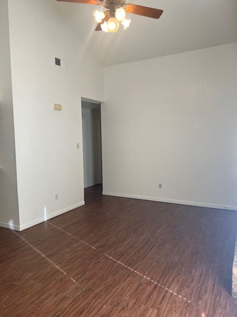 Georgetown Apartment: 310 Tamara Drive