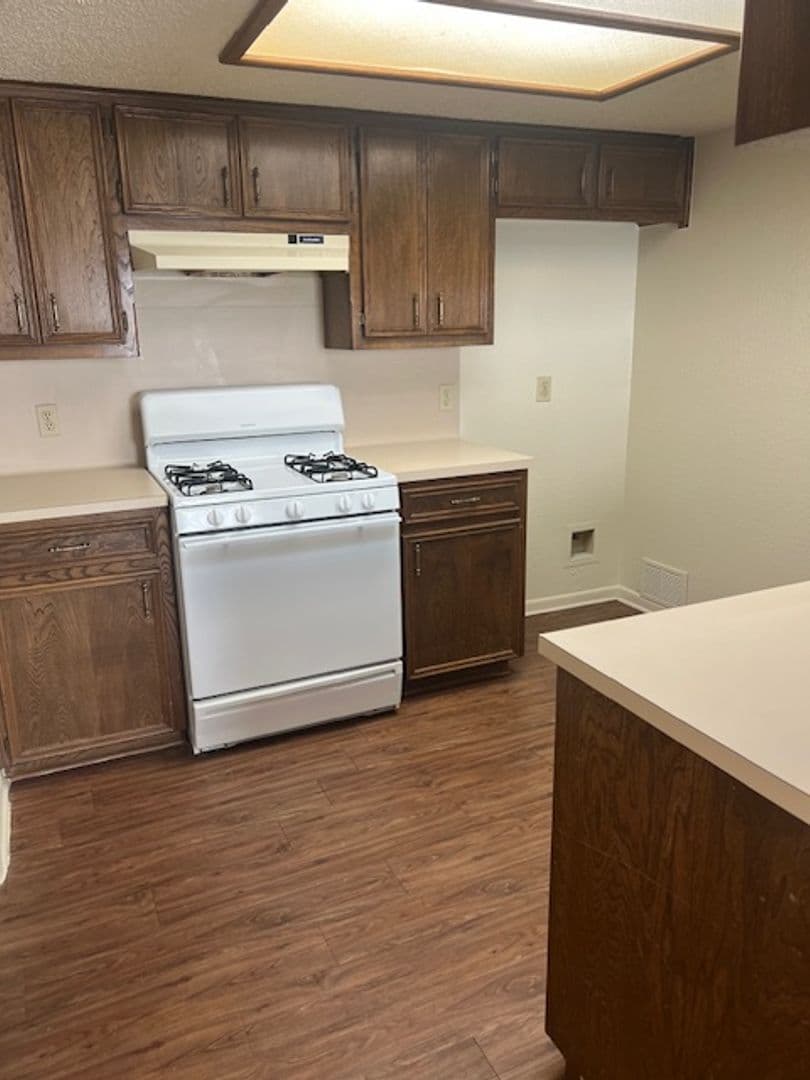 Georgetown Apartment: 310 Tamara Drive