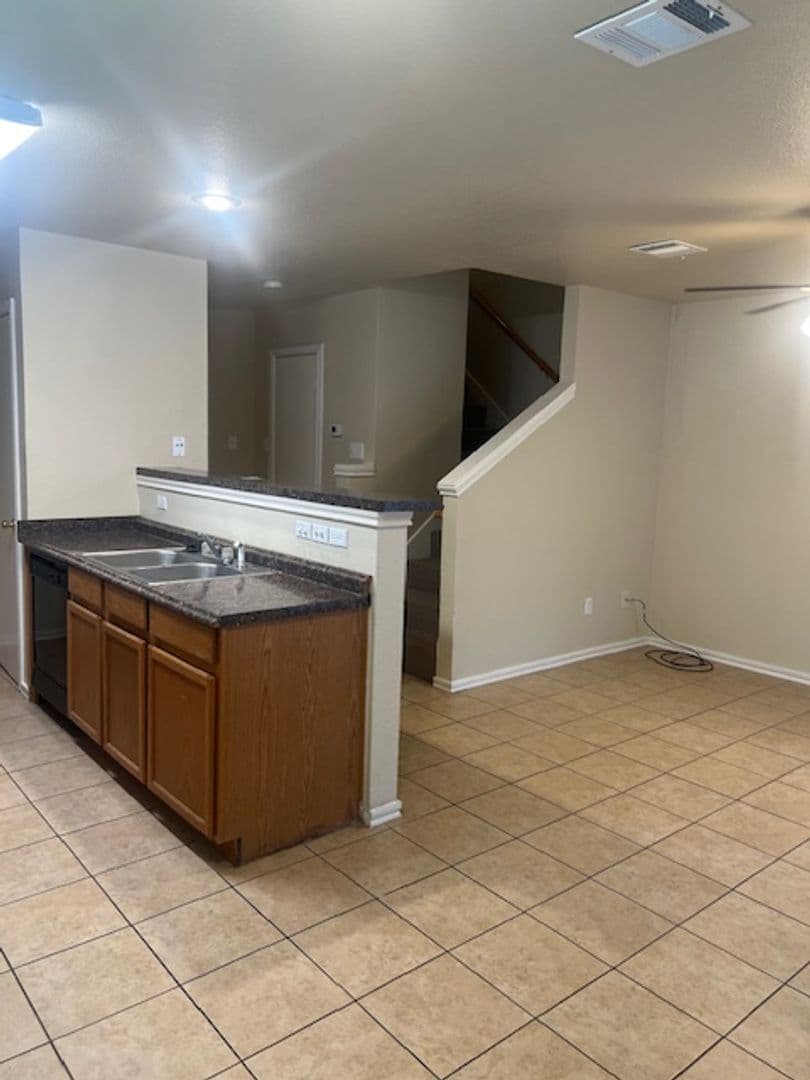 Round Rock Apartment: 1101 Christopher Avenue