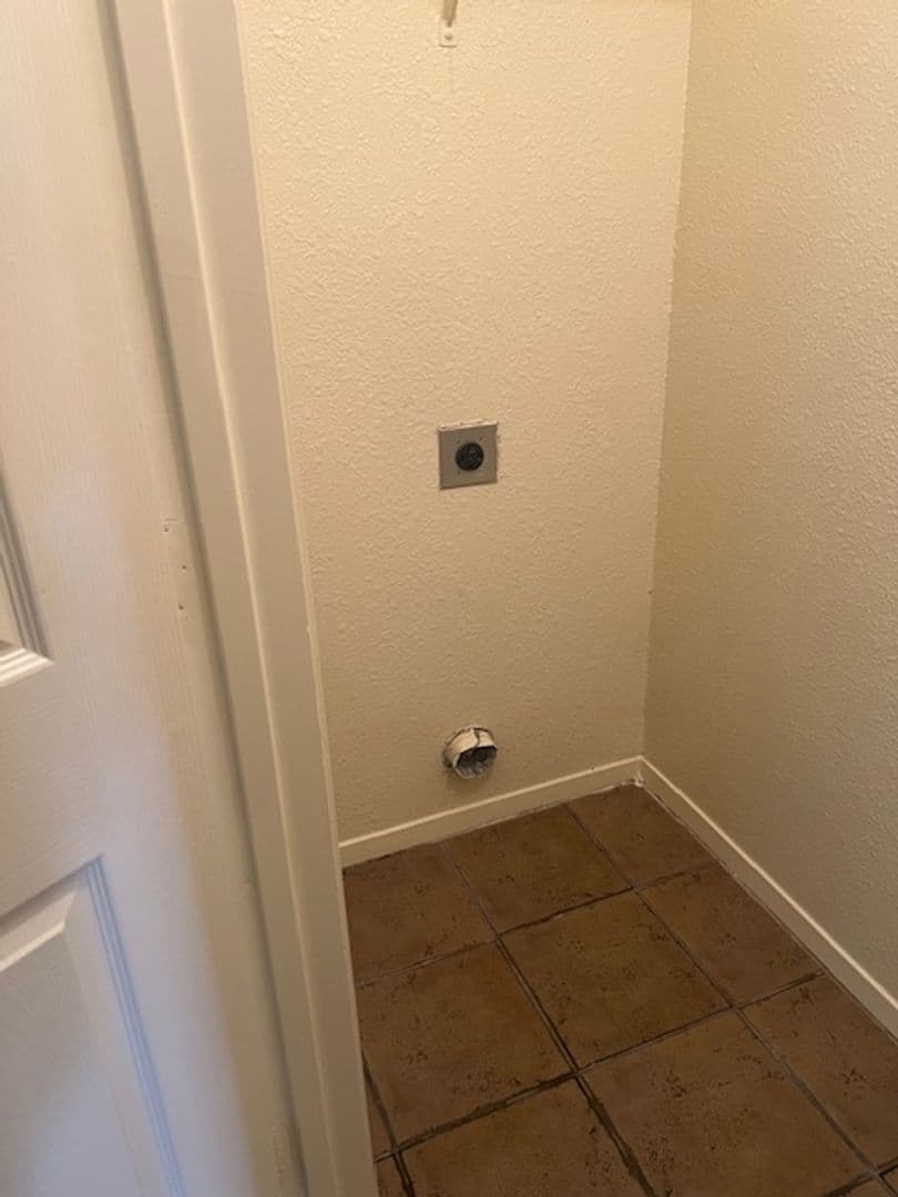 Georgetown Apartment: 2204 Katy Lane