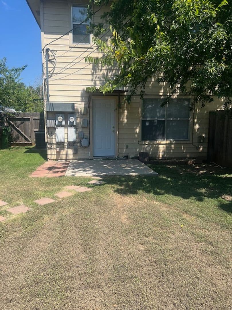 Round Rock Apartment: 1101 Christopher Avenue
