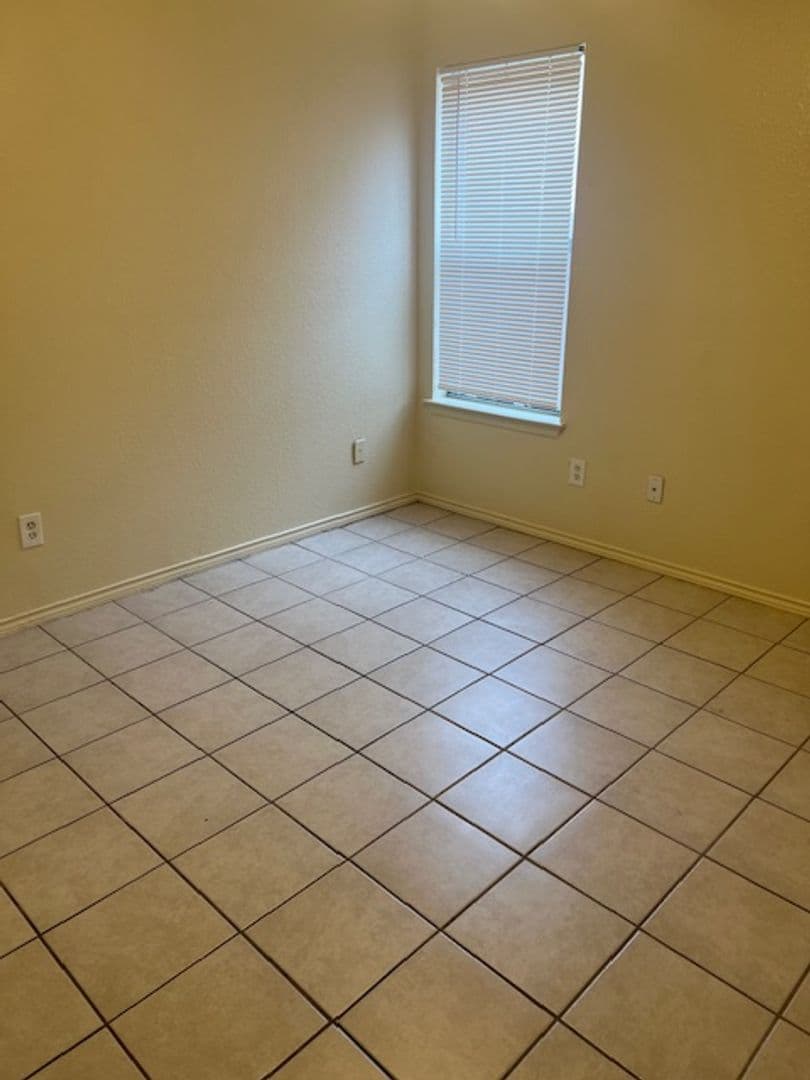 Georgetown Apartment: 2204 Katy Lane