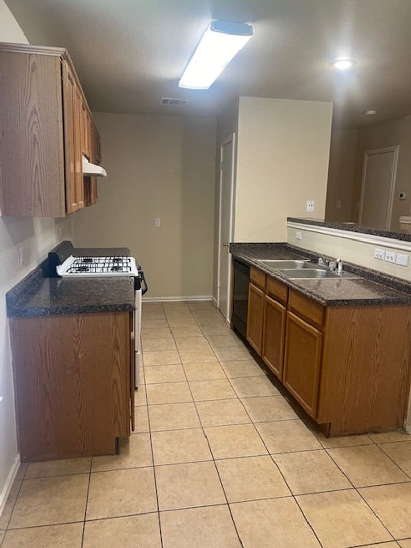 Round Rock Apartment: 1101 Christopher Avenue