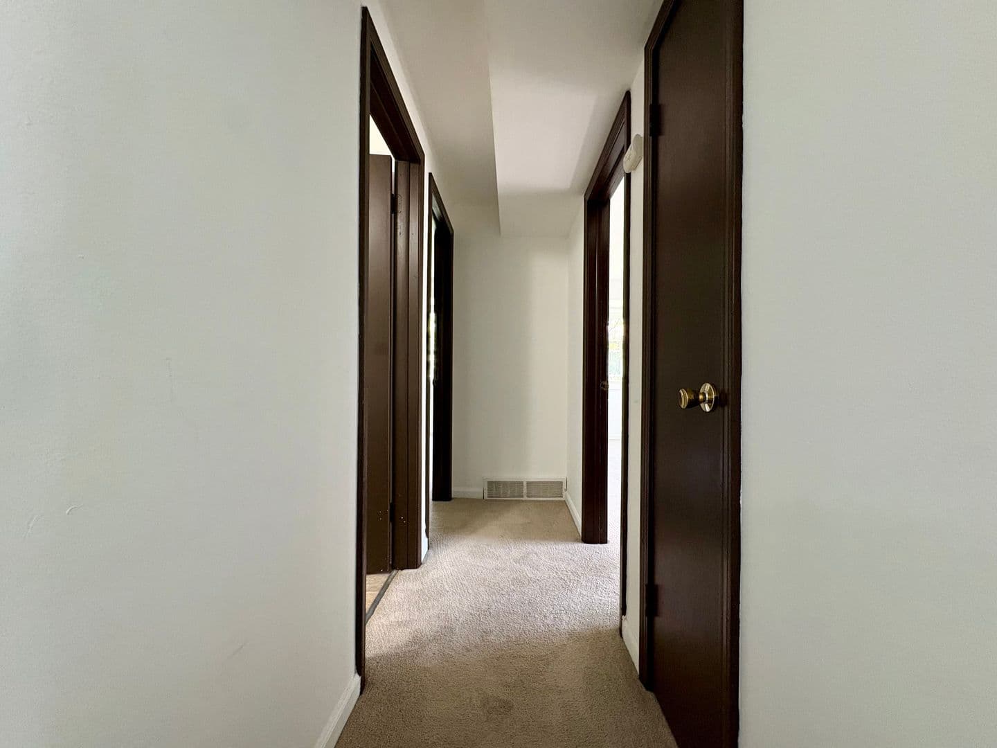 West Seneca Apartment: 83 S. Fisher Rd