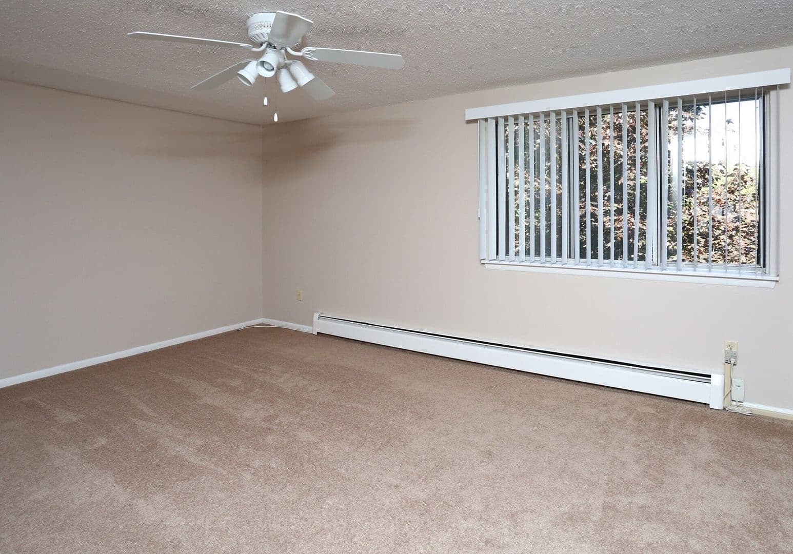 Hamburg Apartment: 5570 Camp Road