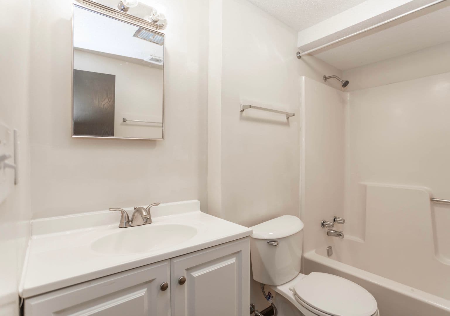 Erie Apartment: 1717 Kuntz Road