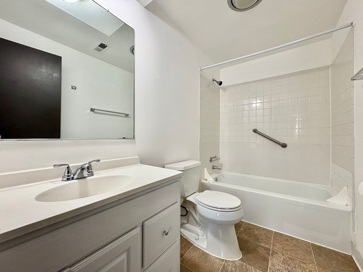 West Seneca Apartment: 83 S. Fisher Rd