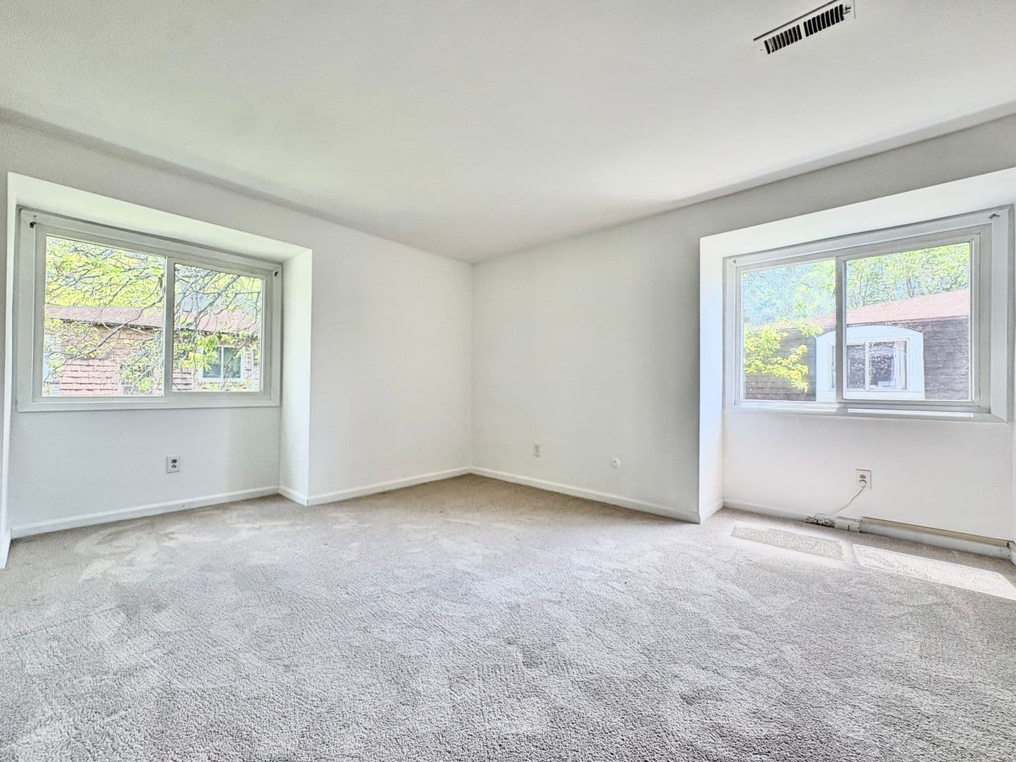 West Seneca Apartment: 83 S. Fisher Rd
