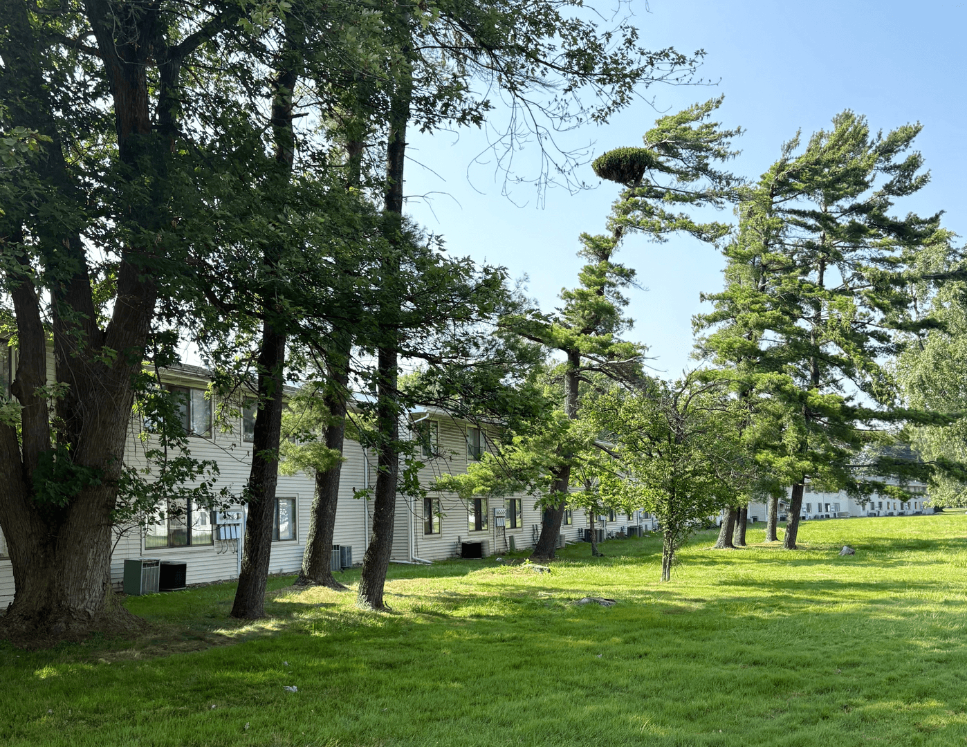 West Seneca Apartment: 1291 Indian Church Rd.