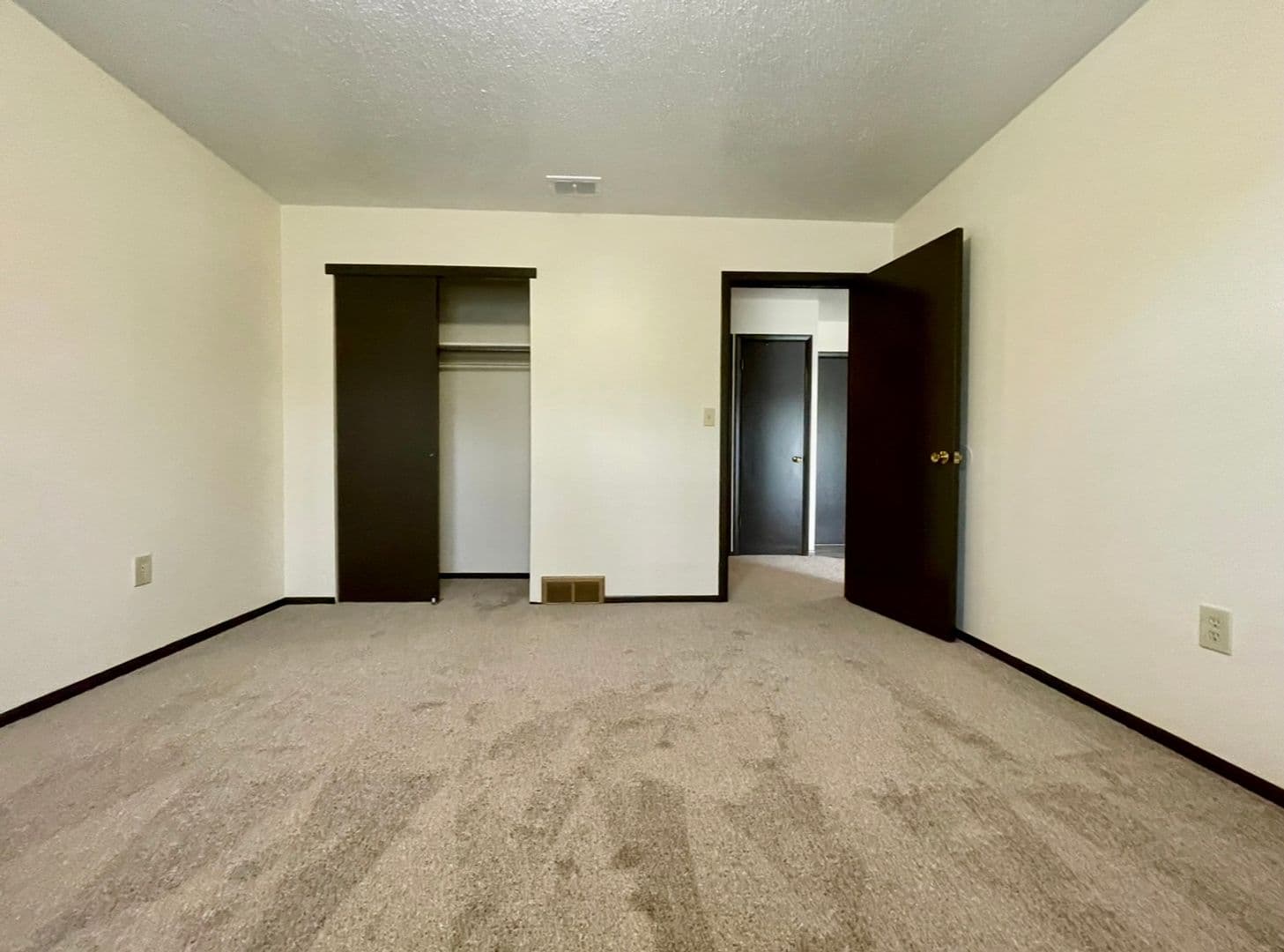 Erie Apartment: 1717 Kuntz Road
