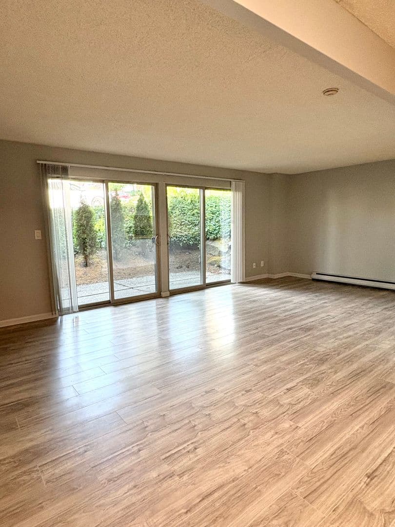 Bothell Apartment: 10295 NE 189th Street