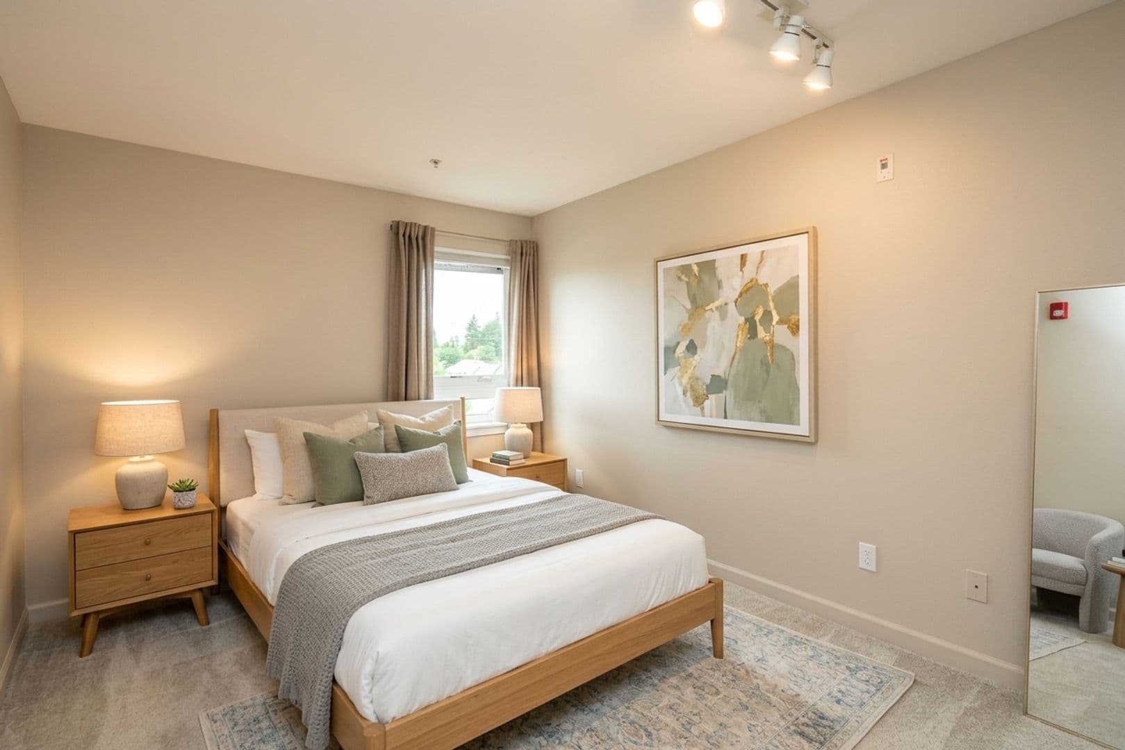 Tacoma Apartment: 815 S 9th St