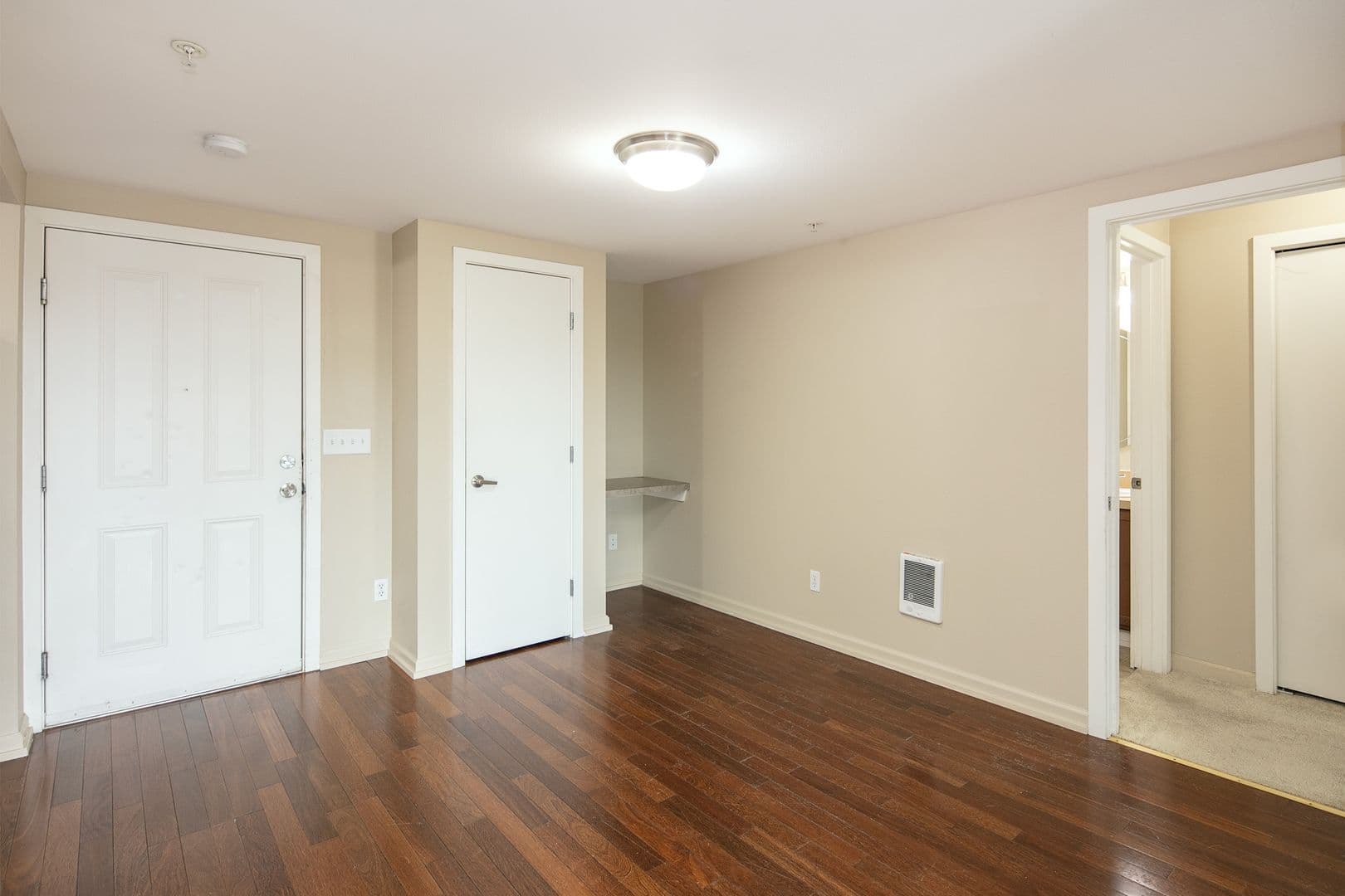 Tacoma Apartment: 815 S 9th St