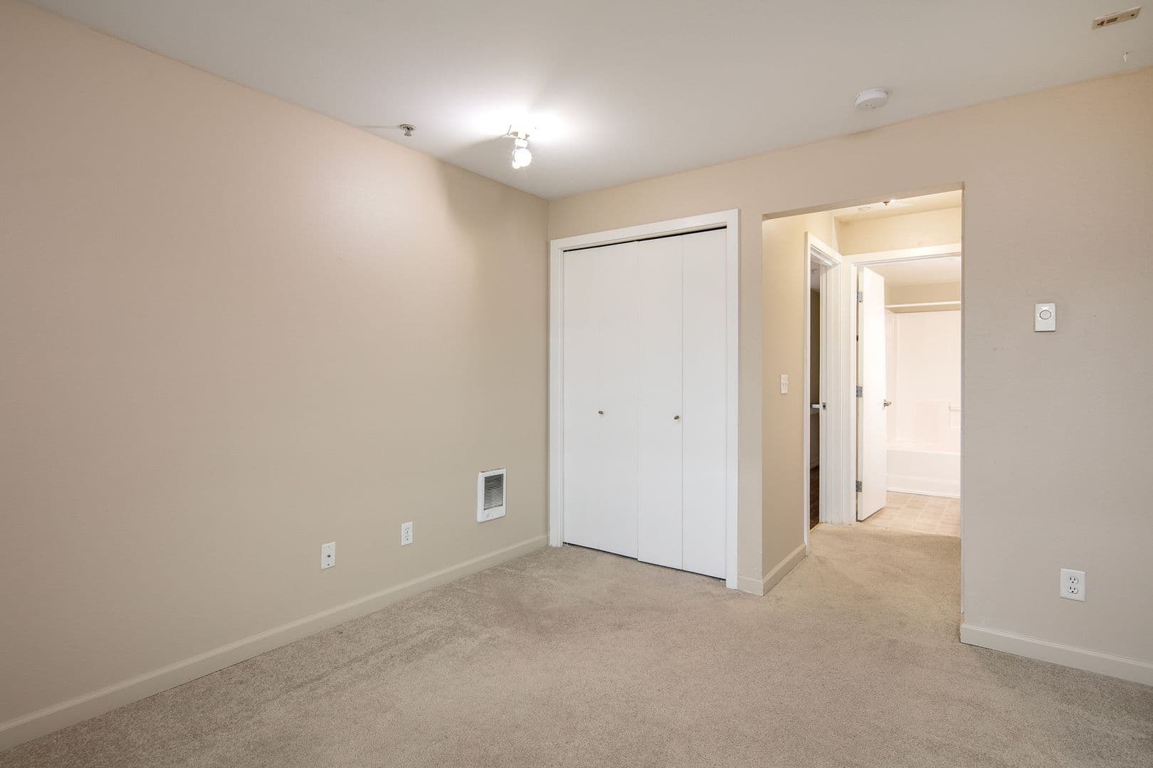 Tacoma Apartment: 815 S 9th St