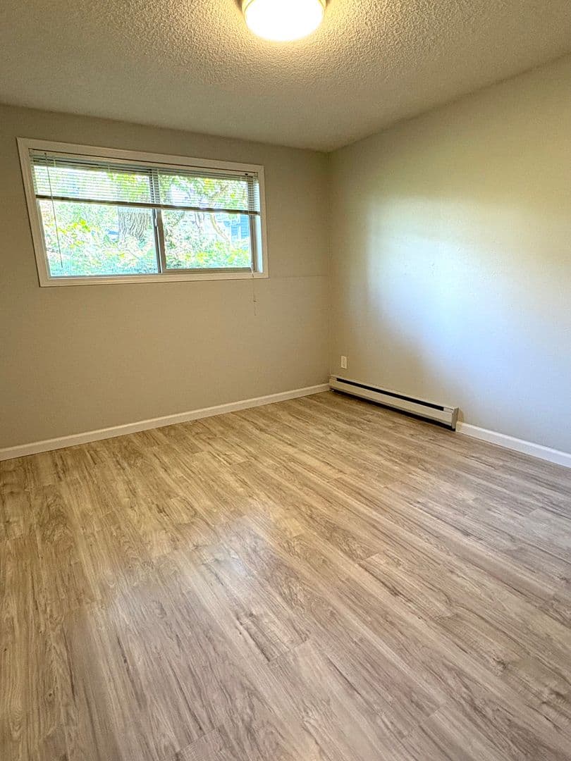 Bothell Apartment: 10295 NE 189th Street