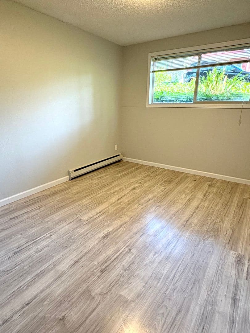 Bothell Apartment: 10295 NE 189th Street