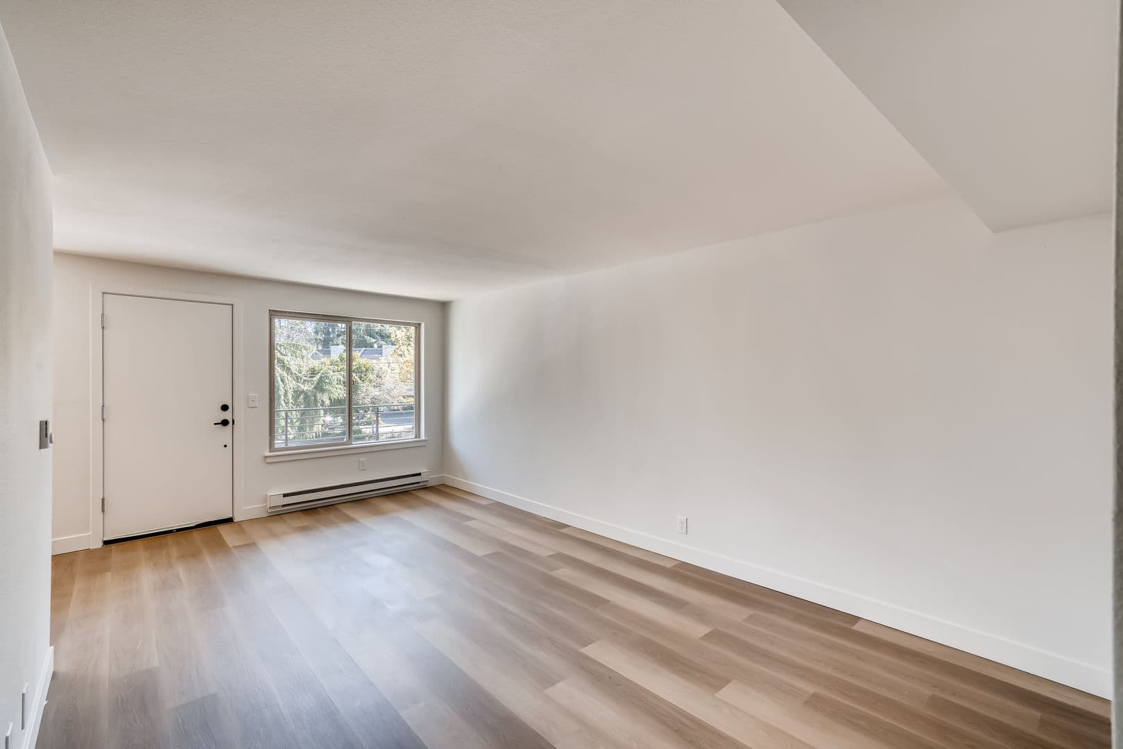 Seattle Apartment: 3500 W Government Way