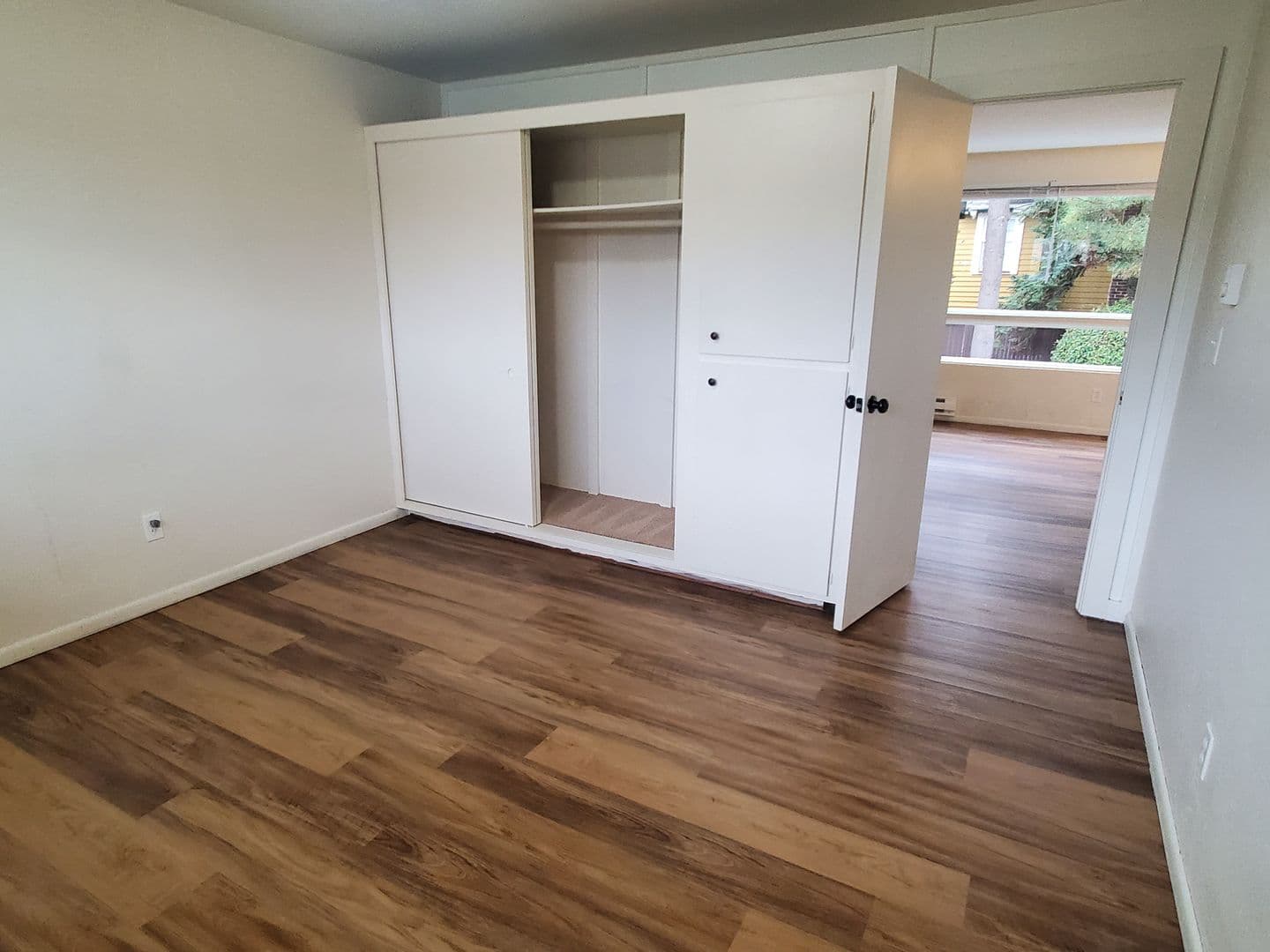 Seattle Apartment: 9043 35th Ave SW
