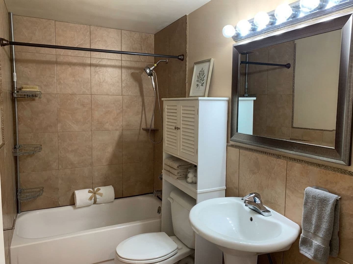 Seattle Apartment: 12728 33rd Ave NE