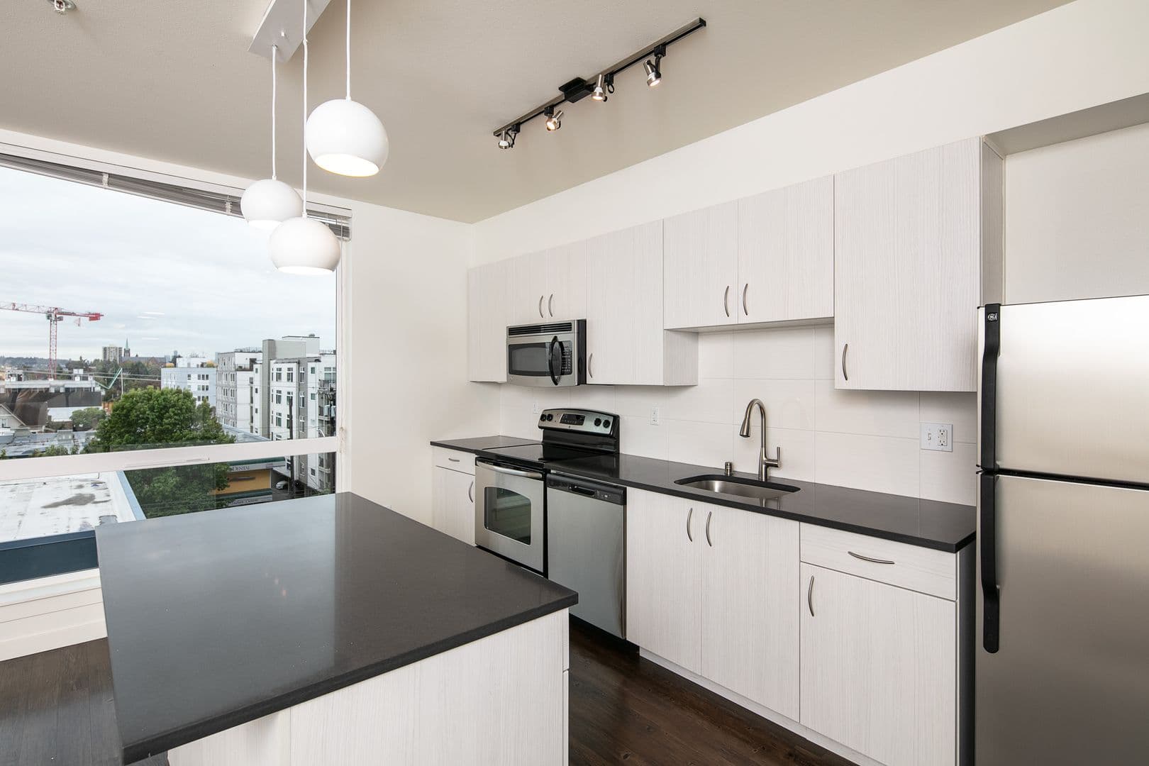 Seattle Apartment: 845 NE 66th St